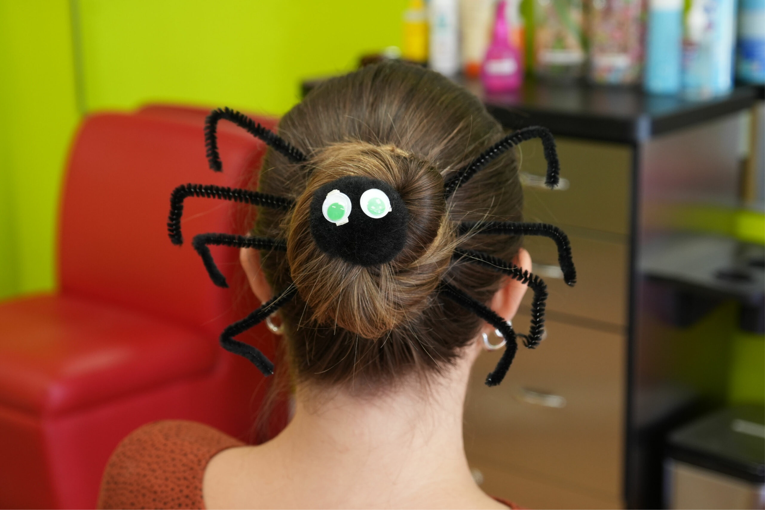 HALLOWEEN HAIRSTYLES  Halloween hairstyles that your toddler will love    By MetDaan  Facebook  Lets get into these Halloween hairstyles Its a  spider bun and a braided bad wire
